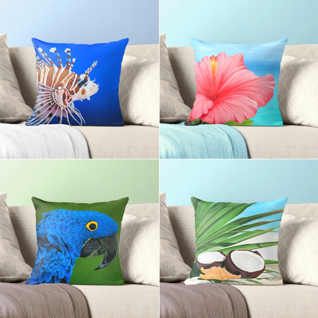Coussin et housse tropical exotique, poisson rascasse volante, poisson lion, océan bleu, fleur hibiscus rose, oiseau perroquet ara hyacinthe bleu, plage, palmiers, noix de coco
