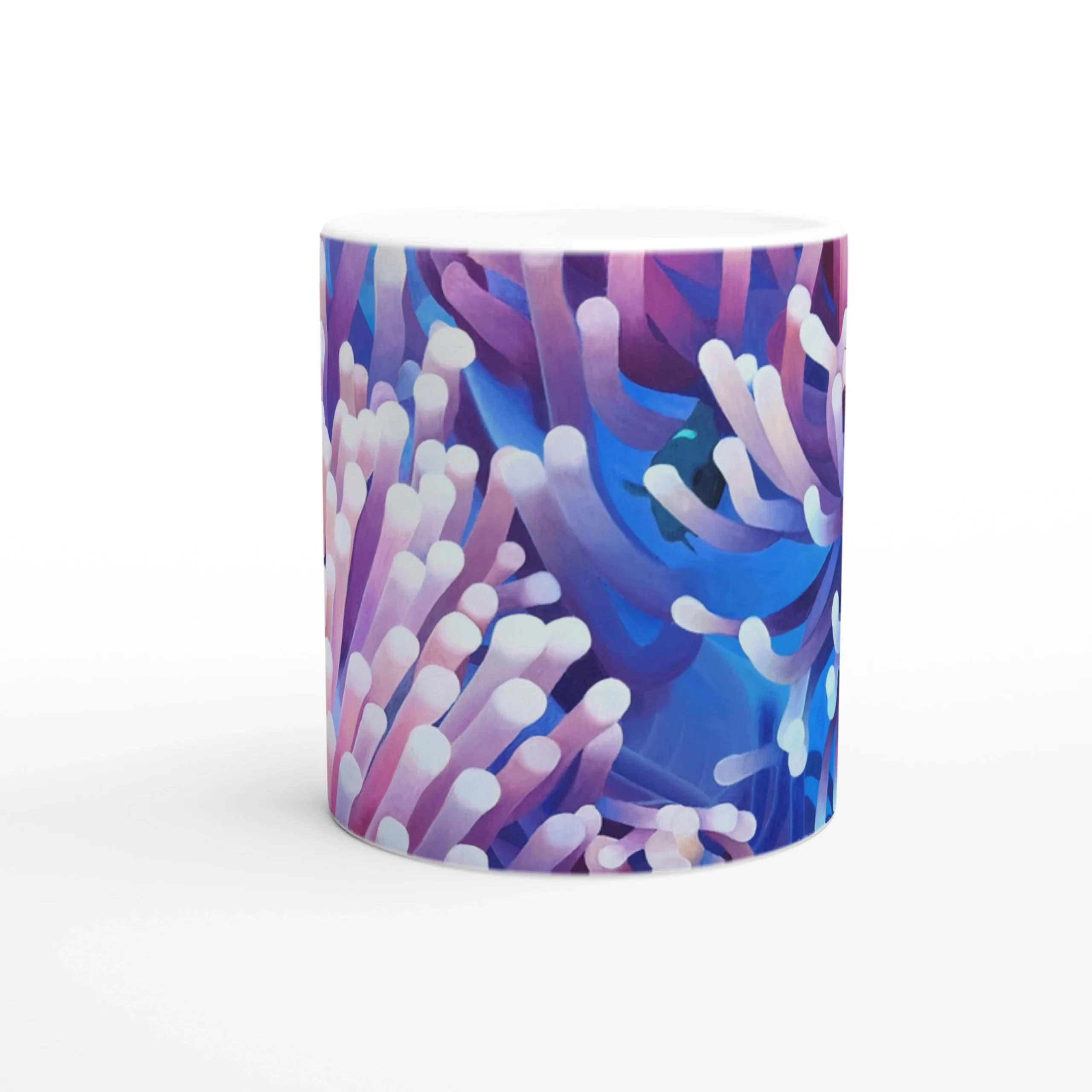 Mug en céramique avec anémones de mer et poisson, vue de face sur fond blanc, design moderne inspiré de la nature marine.