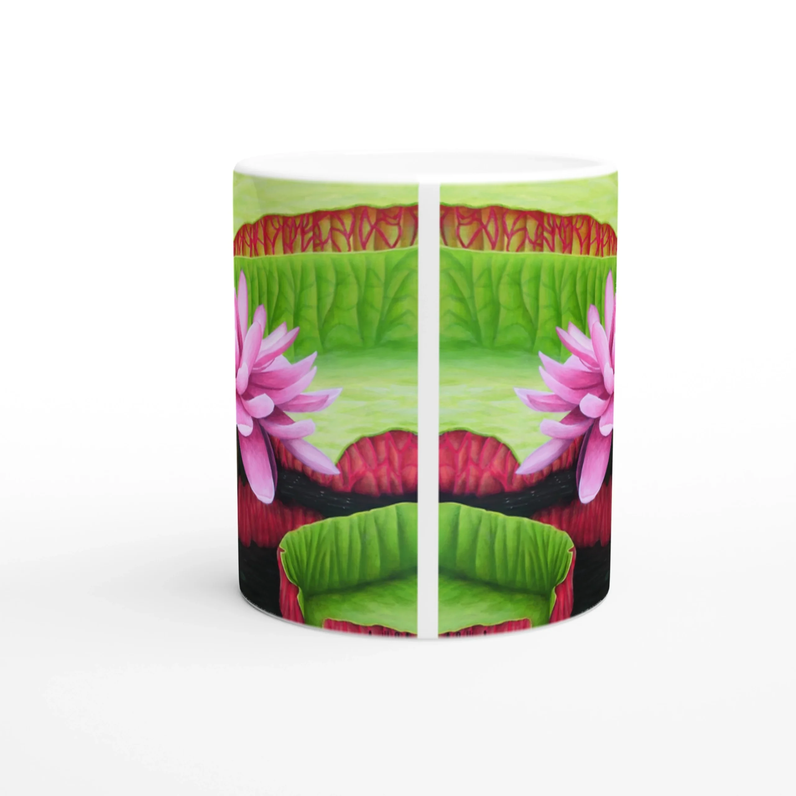 Mug en céramique avec fleur de nénuphar rose Victoria Amazonica, vue de face sur fond blanc, pour un design floral éclatant.