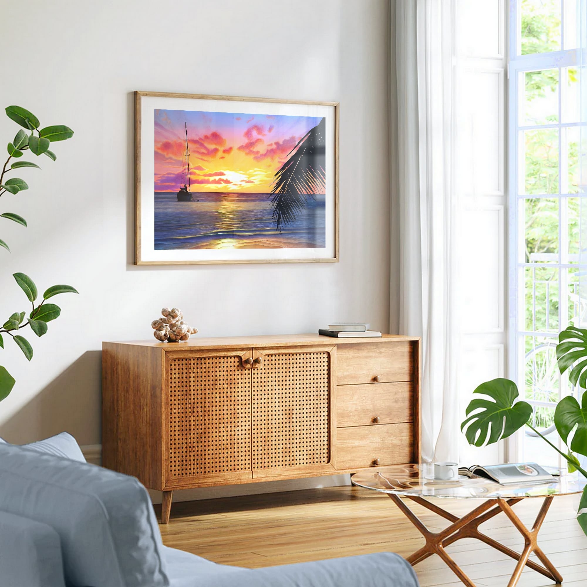 Tirage d'art de d'une peinture d'un coucher de soleil sur la mer à tahiti avec un bateau accroché sur un mur de salon pour une décoration tropical exotique