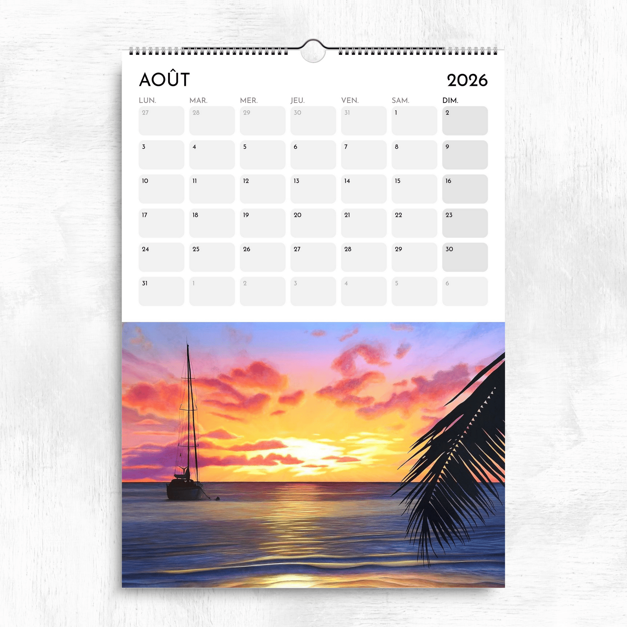 Calendrier océan tropical 2026 - Coucher de soleil sur plage exotique et palmiers avec bateau
