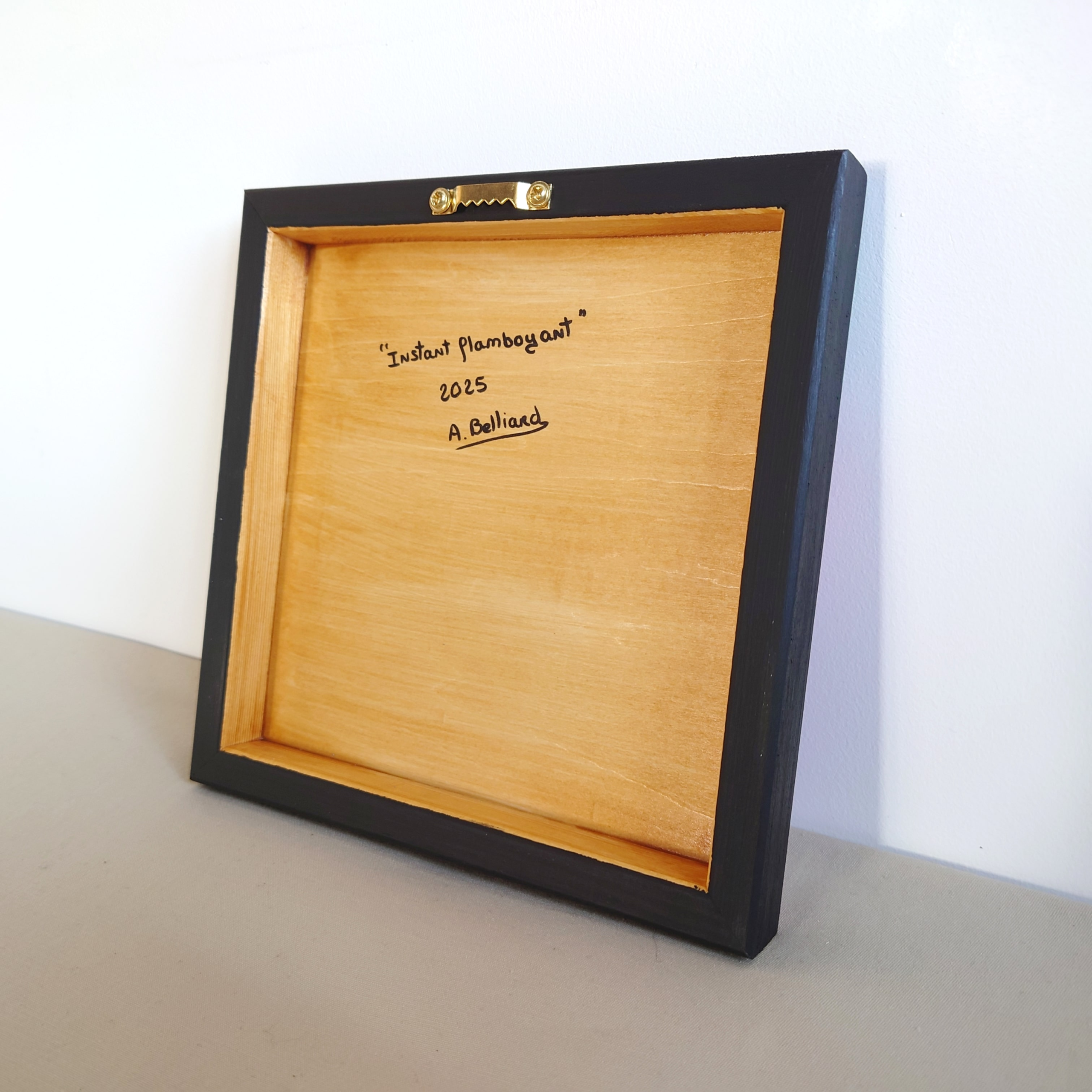 Peinture d'un oiseau flamant rose dans la jungle tropicale par Aline Belliard