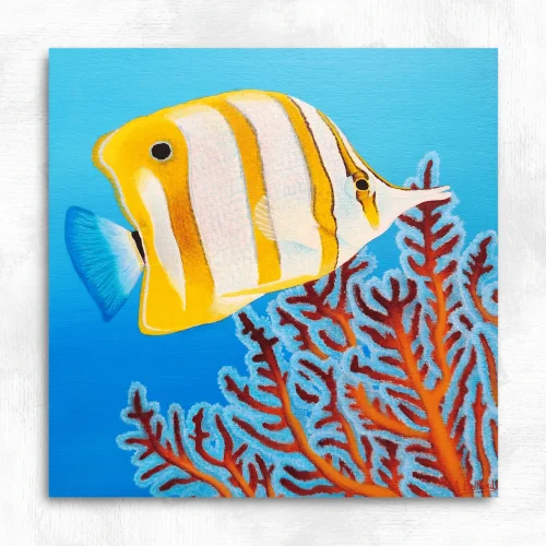 Tableau d'un poisson papillon exotique Chelmon réalisé par l'artiste peintre pastelliste Aline Belliard en peinture acrylique et pastels sur bois.